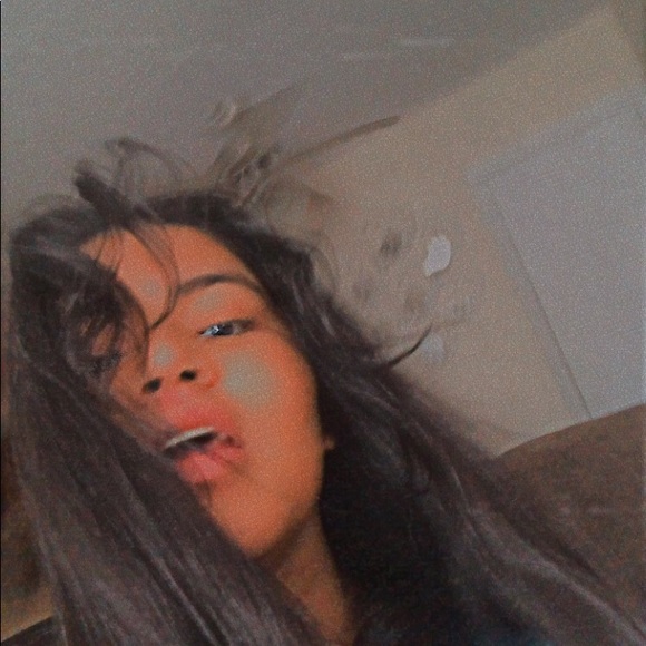 Meet your Posher, Alannah - Picture 1 of 1